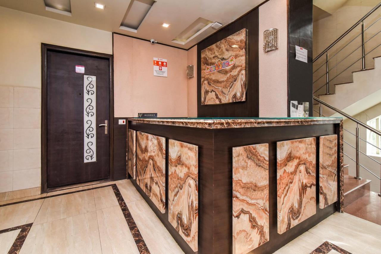 Collection O 76248 Hotel D Crown Neu-Delhi Exterior foto